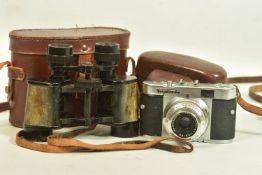 A VOIGTLANDER VITO B CAMERA AND LEATHER CASE, color-skopar 1:3.5/5.0 lens, untested, with a matching