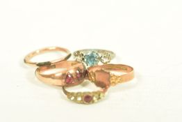 A SELECTION OF FIVE RINGS, to include three early 20th century 9ct gold gem set and plain rings, a