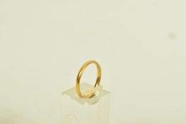 A MID 20TH CENTURY 22CT GOLD WEDDING BAND RING, hallmarked Birmingham 1941, ring size M, approximate