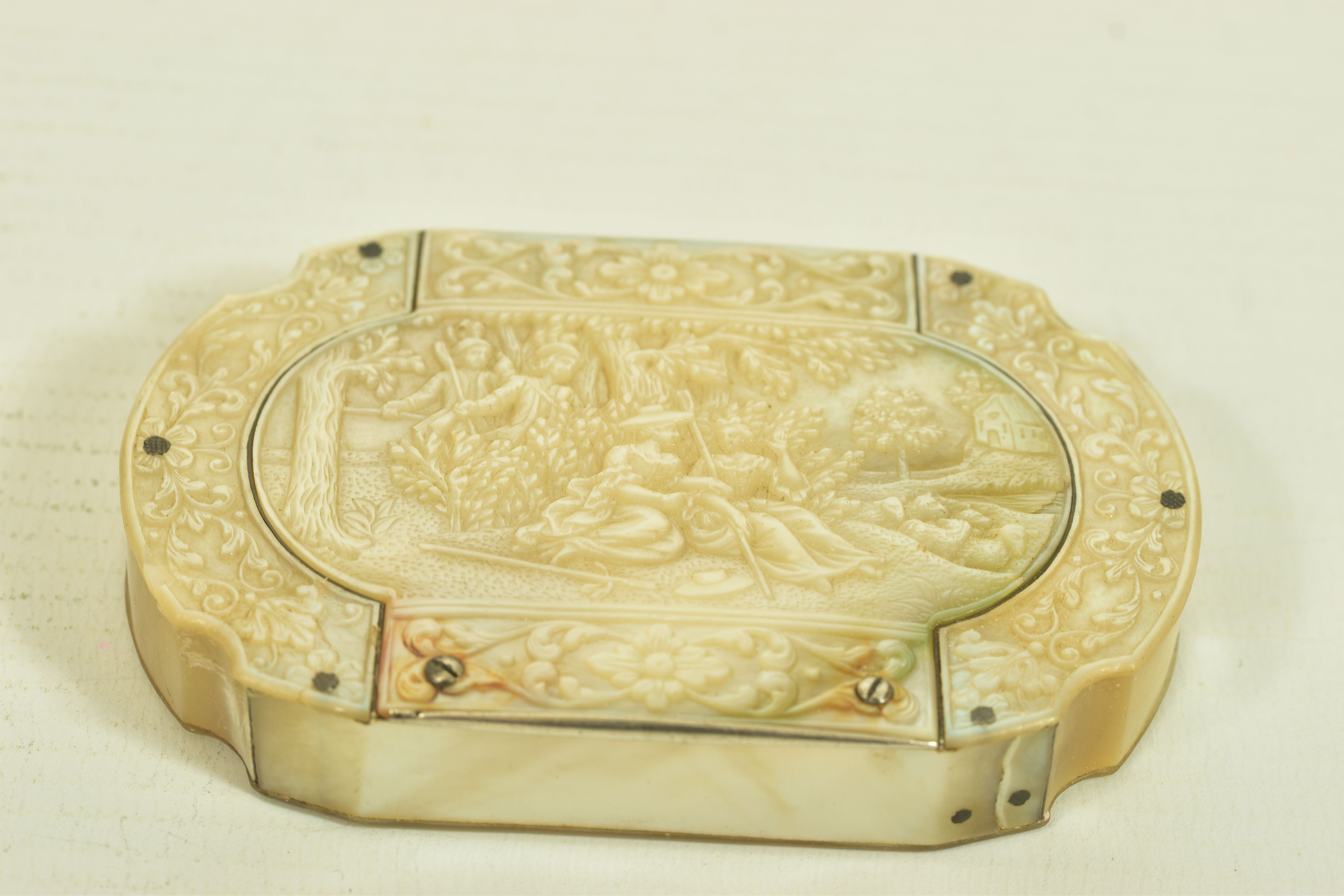 TWO GEORGIAN SNUFF BOXES (both AF), to include a mother of pearl snuff box the lid carved to - Image 2 of 8