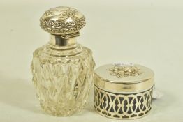 AN EDWARDIAN SILVER AND GLASS SCENT BOTTLE, WITH A 1980S SILVER POT, the first hallmarked Birmingham