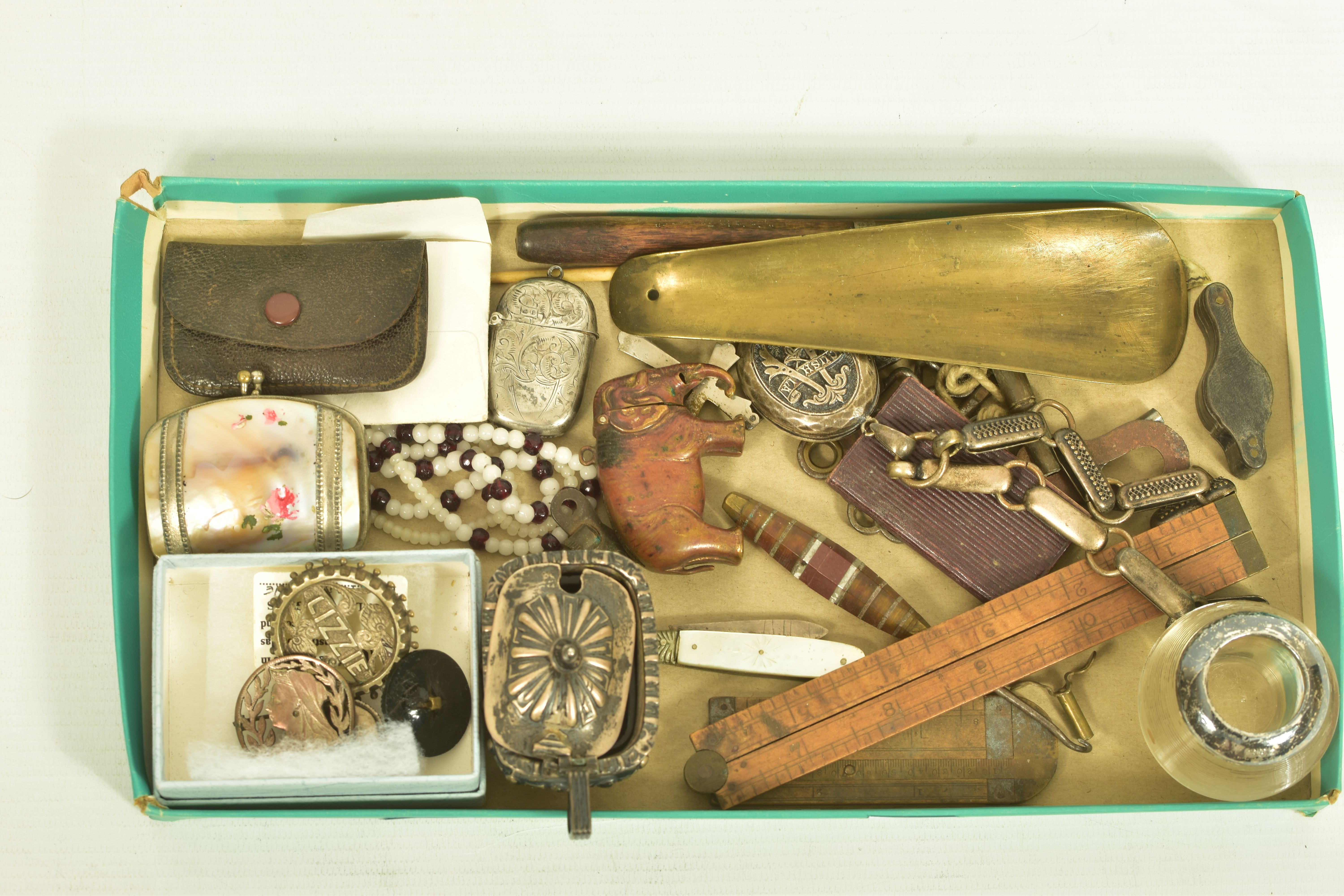 A COLLECTION OF ANTIQUE JEWELLERY VESTA CASES AND NOVELTY ITEMS, to include a Victorian white - Image 2 of 9
