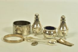 A SELECTION OF SILVER AND WHITE METAL ITEMS, to include a silver hinged bangle, hallmarked