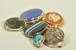 A SELECTION OF SIX BROOCHES, to include a silver moss agate brooch, hallmarked 'PLD' London 1986,