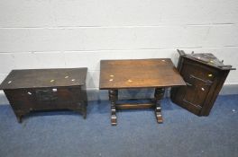 A 17TH CENTURY OAK SIX PLANK BOARDED CHEST, with moulded edges, width 72cm x depth 30cm x height