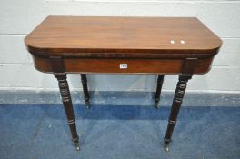 AN EARLY 20TH CENTURY MAHOGANY FOLD OVER CARD TABLE, with green baize lining, internal storage, on