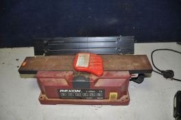 A REXON J-1050A BENCH JOINTER/ PLANER (PAT pass and working)