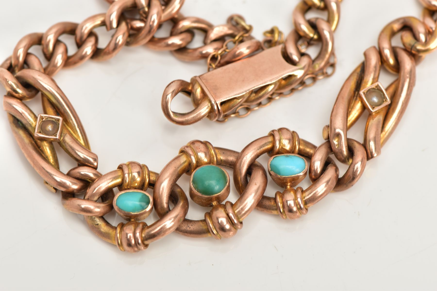 A VICTORIAN GOLD BRACELET, hollow curb link bracelet, centring with three circular links set with - Image 3 of 4
