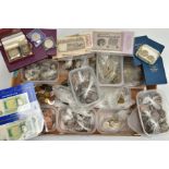 A LARGE AND HEAVY BOX OF MIXED COINAGE AND COMMEMORATIVES, to include over 1.6 kilo of mainly UK .