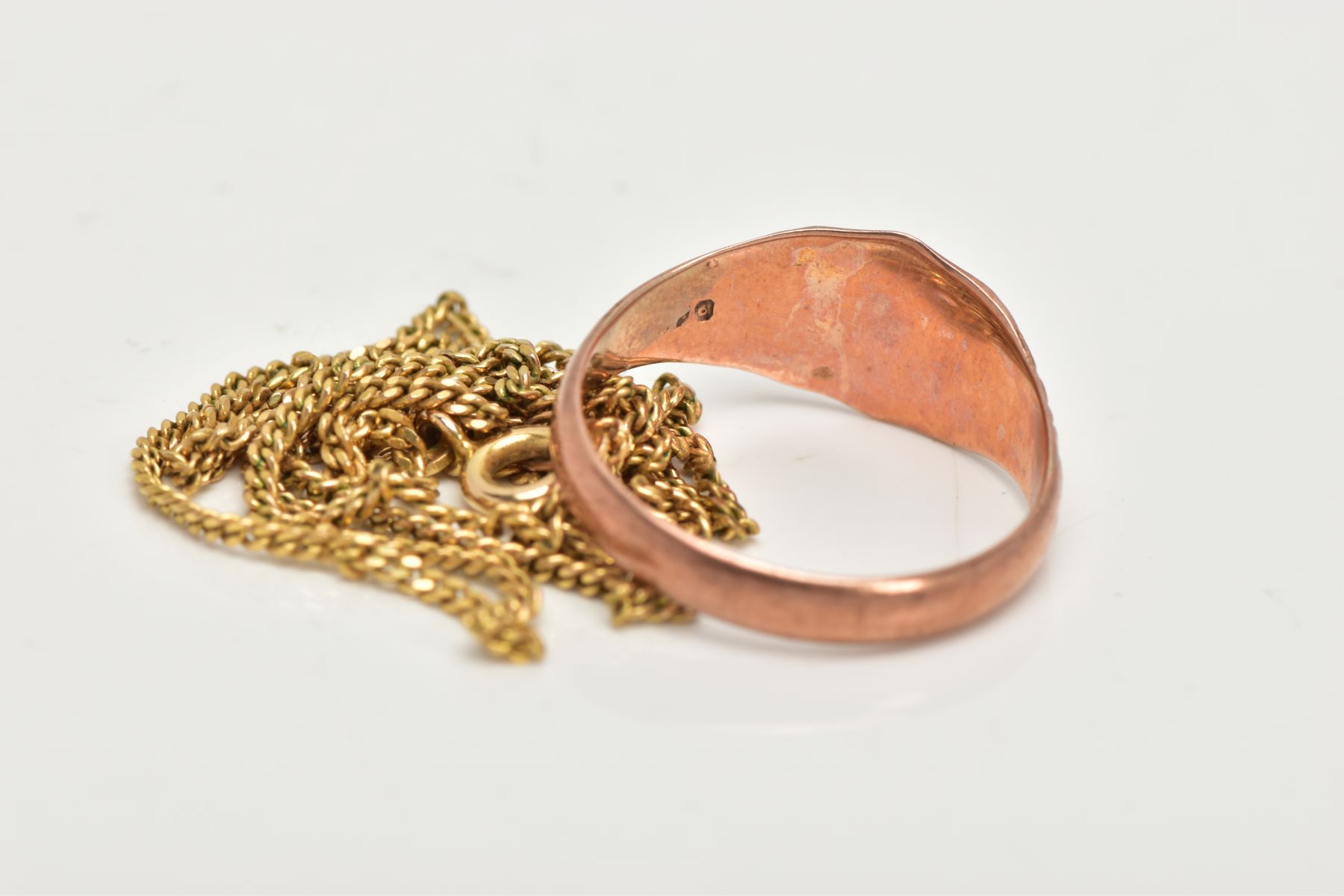 A 9CT GOLD CURB LINK CHAIN AND A RING, fine curb link chain fitted with a spring clasp hallmarked - Image 3 of 3
