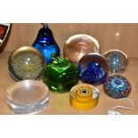 A COLLECTION OF MODERN GLASS PAPERWEIGHTS, comprising a blue pear, green apple, round paperweight