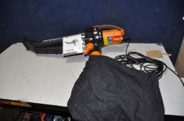 A WORX WG650 GARDEN BLOWER/VAC with collection bag (PAT pass and working)