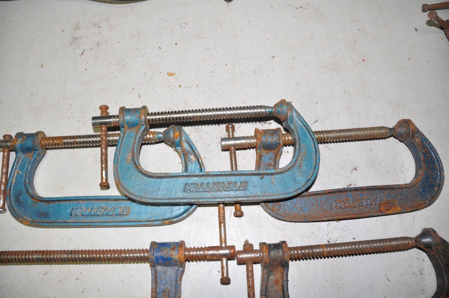 SIX VARIOUS MALLEABLE G-CLAMPS comprising a No8, No4, No231/6, three No6 and a small unbranded - Bild 2 aus 3