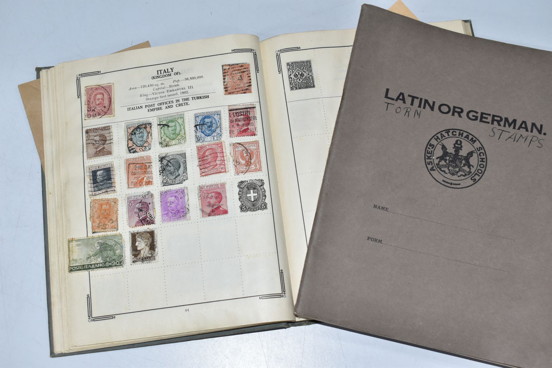 WORLDWIDE COLLECTION in Stanley Gibbons improved album, some interest in 1930s South America - Bild 2 aus 3
