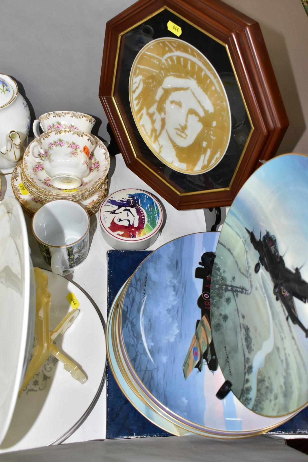 A GROUP OF CERAMICS, to include a framed limited edition Heinrich Villeroy and Boch Statue of - Bild 7 aus 7