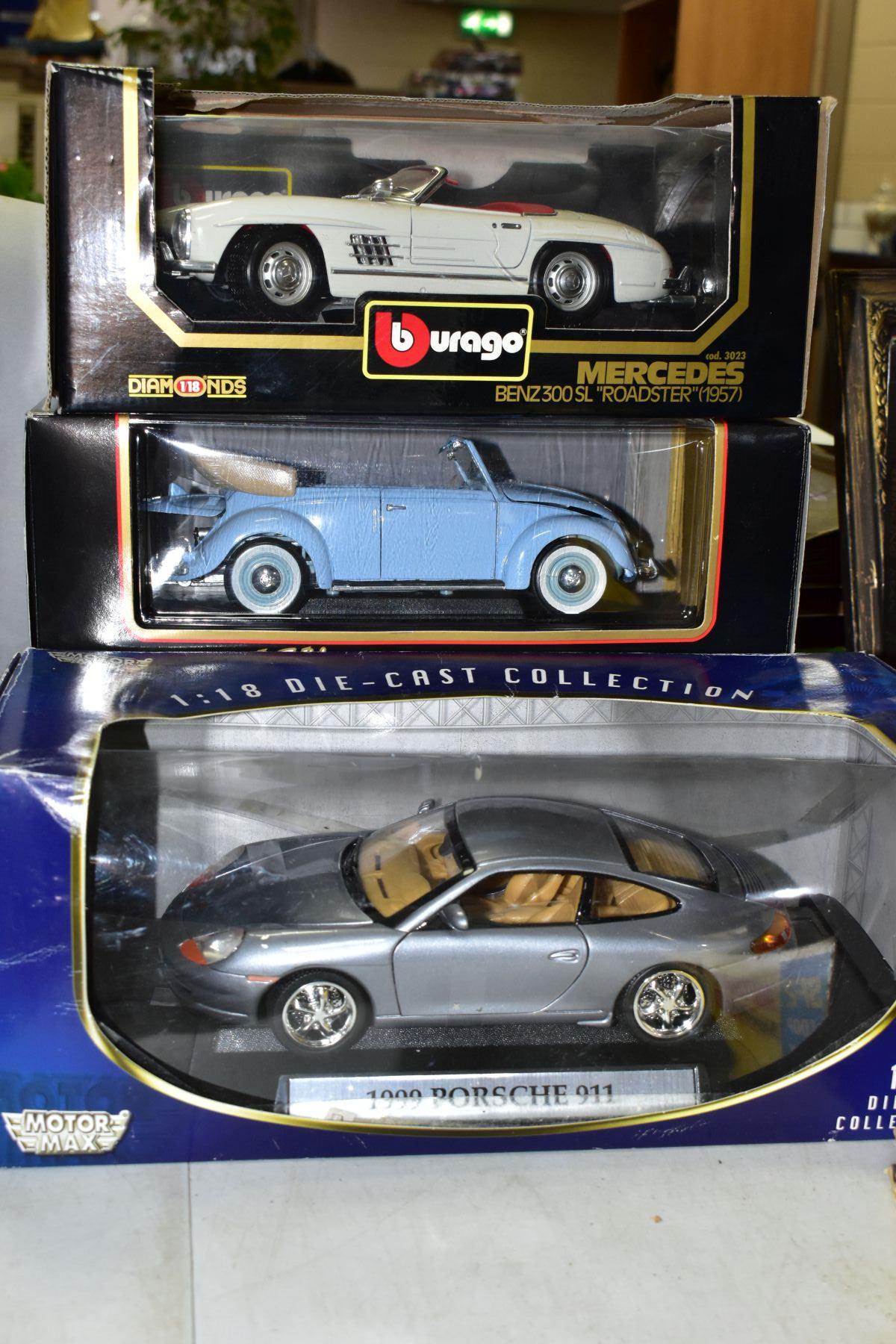 FIVE BOXED ASSORTED MODERN DIECAST EUROPEAN CAR MODELS, all 1:18 scale, Bburago 1957 Mercedes Benz - Bild 2 aus 3