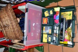 FISHING INTEREST: BOAT SEAT, FLY TYING TOOLS, ANCHOR AND SUNDRY ITEMS, to include a green Action