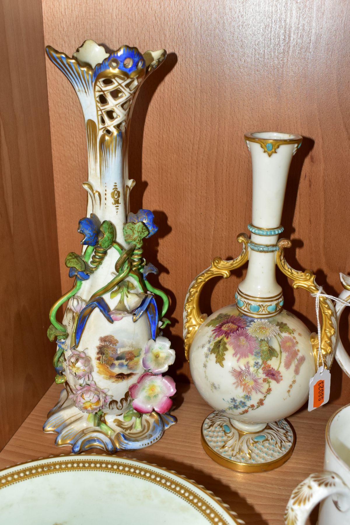 A GROUP OF 18TH AND 19TH CENTURY BRITISH POTTERY AND PORCELAIN, some pieces with extensive damage - Bild 10 aus 18