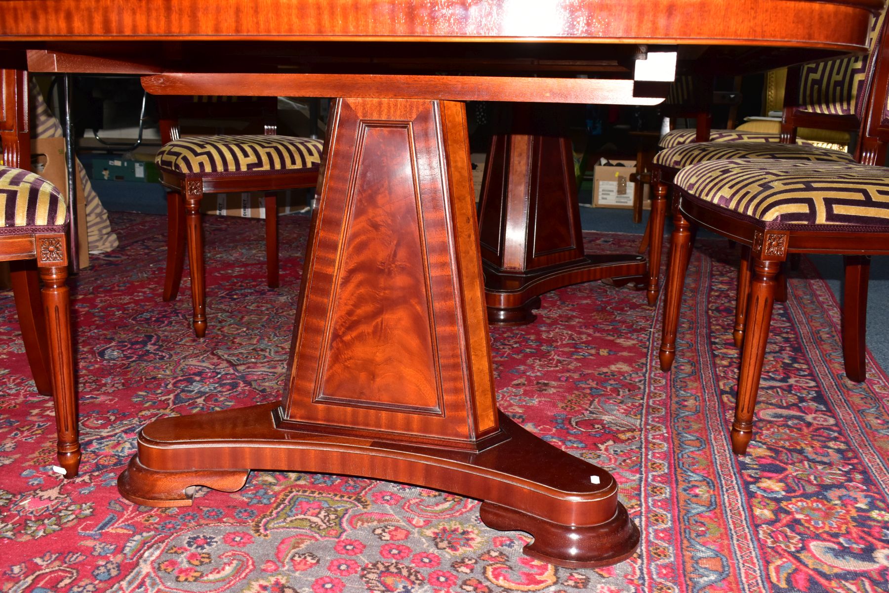 A CHARLES BARR MAHOGANY AND BURR WOOD INLAID EXTENDING PEDESTAL DINING TABLE, with one additional - Image 13 of 19