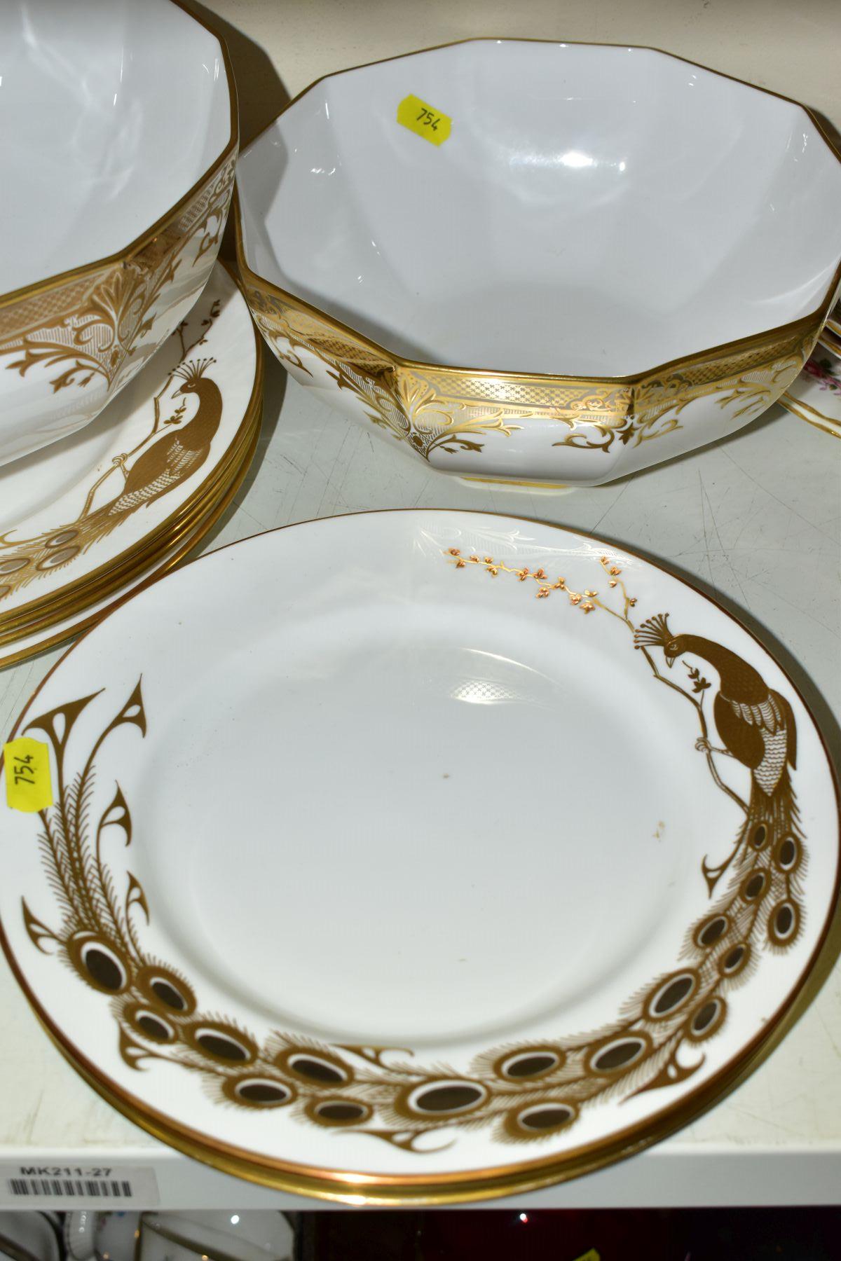 TEN PIECES OF CAVERSWALL CHINA DINNER WARES, comprising four dinner plates, three tea plates, a - Bild 3 aus 5