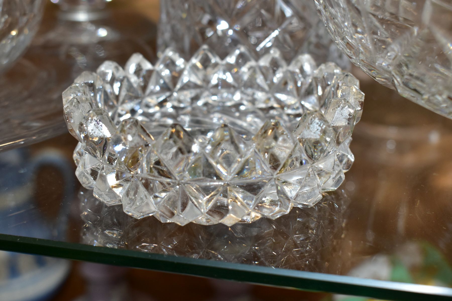 A GROUP OF CUT CRYSTAL AND OTHER GLASSWARES, twenty pieces to include a large Stuart Crystal - Bild 9 aus 11