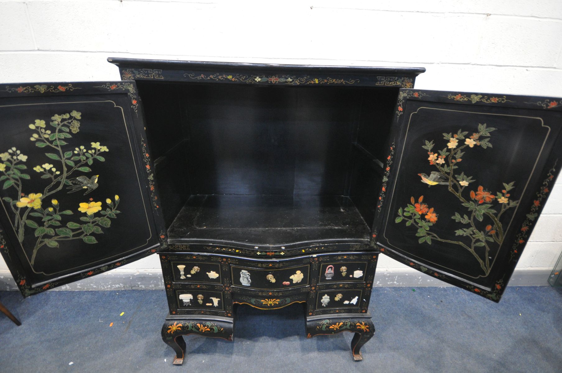 A 20TH CENTURY EBONISED JAPANNED TWO DOOR CUPBOARD, with chinoiserie decoration, the base with an - Image 6 of 7