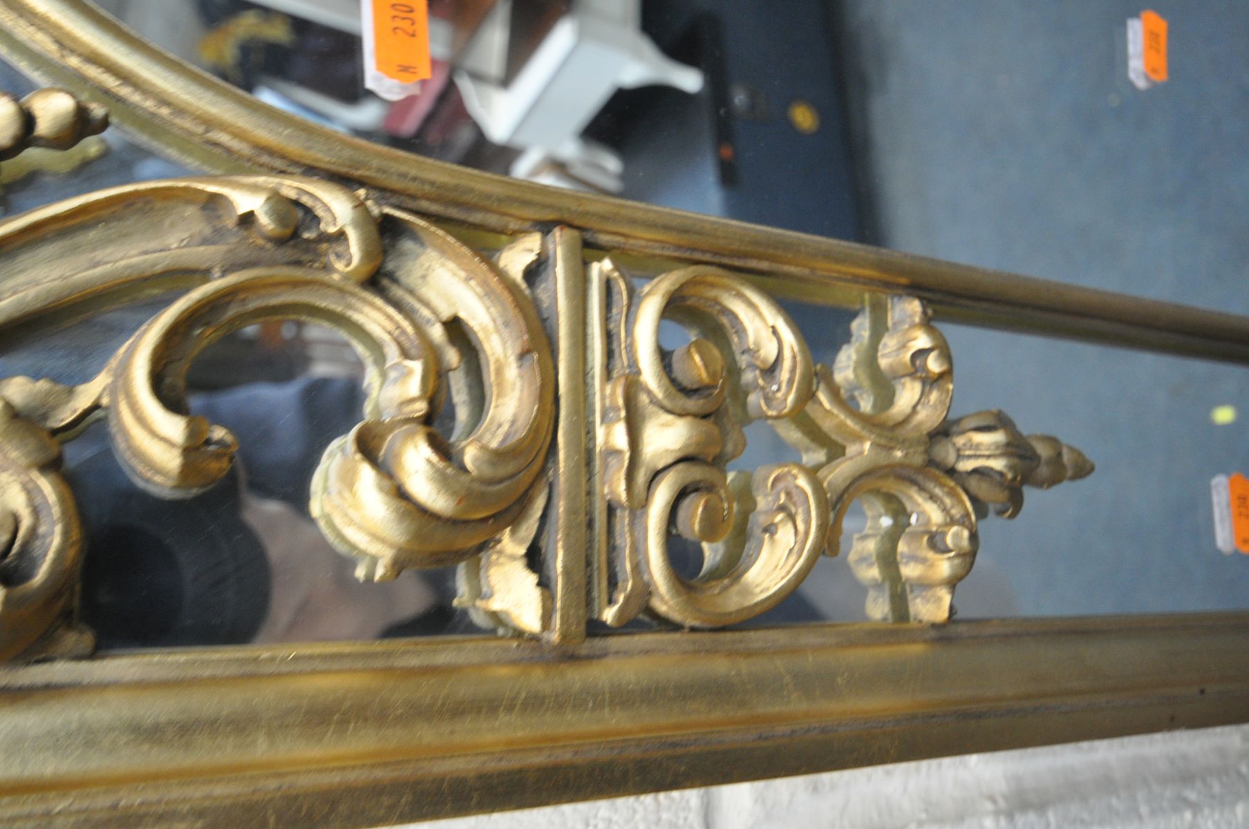 A LARGE RECTANGULAR GILT WOOD FRENCH WALL MIRROR, with carved foliate surmount and decoration, width - Bild 4 aus 6