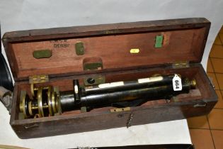 A STANLEY SURVEYORS DUMPY LEVEL IN A FITTED MAHOGANY BOX, the level comes with the tripod mounting