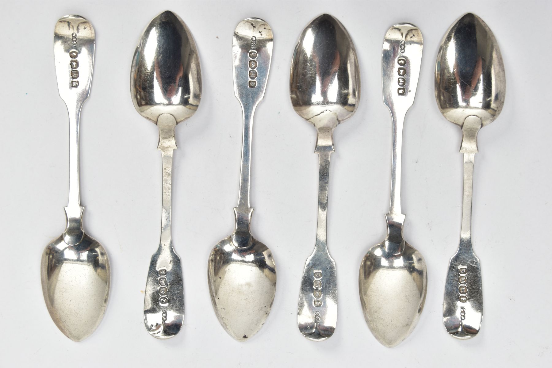 SET OF SIX EARLY VICTORIAN SILVER SPOONS, fiddle pattern tea spoons each comprising a personalised - Bild 2 aus 3
