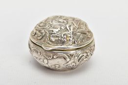 AN EARLY 19TH CENTURY DUTCH SILVER HINGED BOX, depicting a mythical and floral scene, with hinged