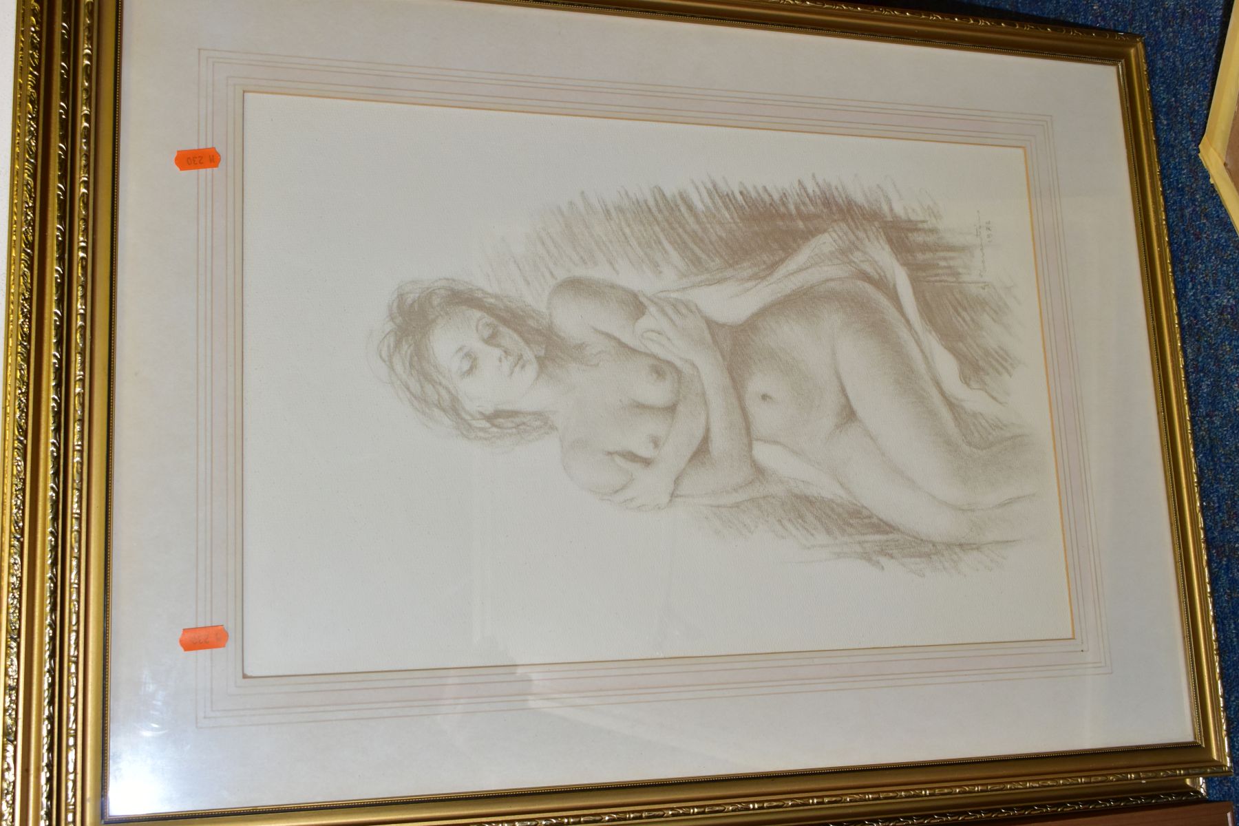 A QUANTITY OF DECORATIVE PICTURES, to include Gordon King open editions of female figures, G - Bild 3 aus 9