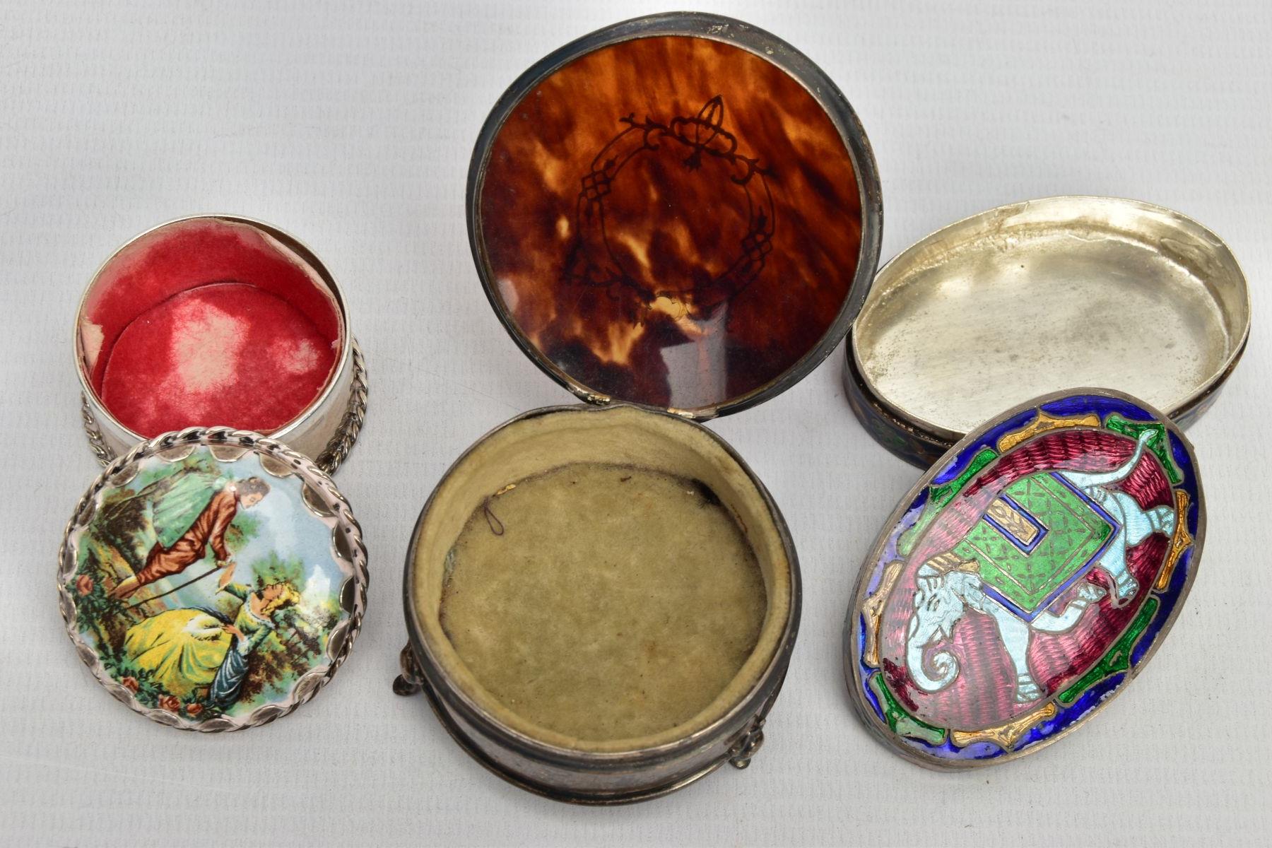 THREE TRINKET BOXES, to include a silver and tortoise shell circular trinket, silver inlay swag - Bild 2 aus 4