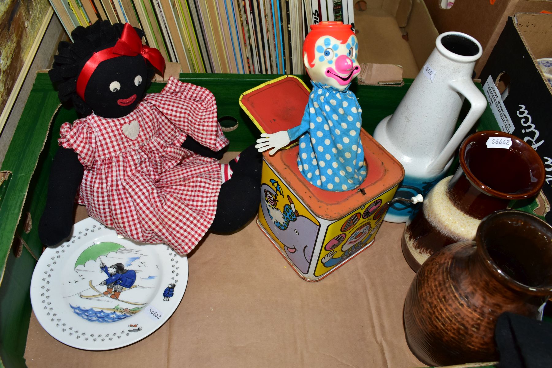 TWO BOXES AND LOOSE TOYS, BOOKS, CERAMICS AND SUNDRY ITEMS, to include a Paddington Bear teddy - Bild 3 aus 5