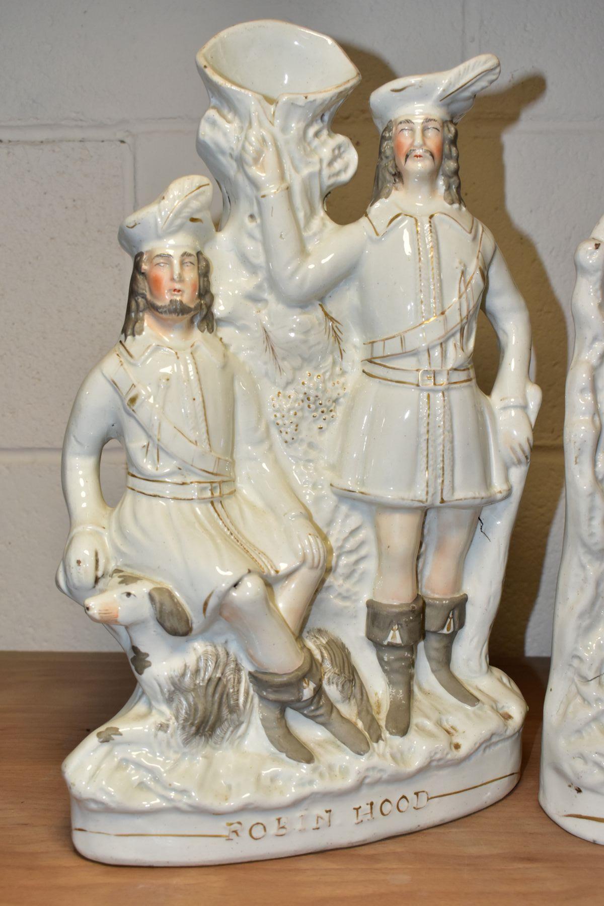 THREE VICTORIAN STAFFORDSHIRE POTTERY FLAT BACK FIGURE GROUPS, comprising a male bag pipe player - Bild 2 aus 5