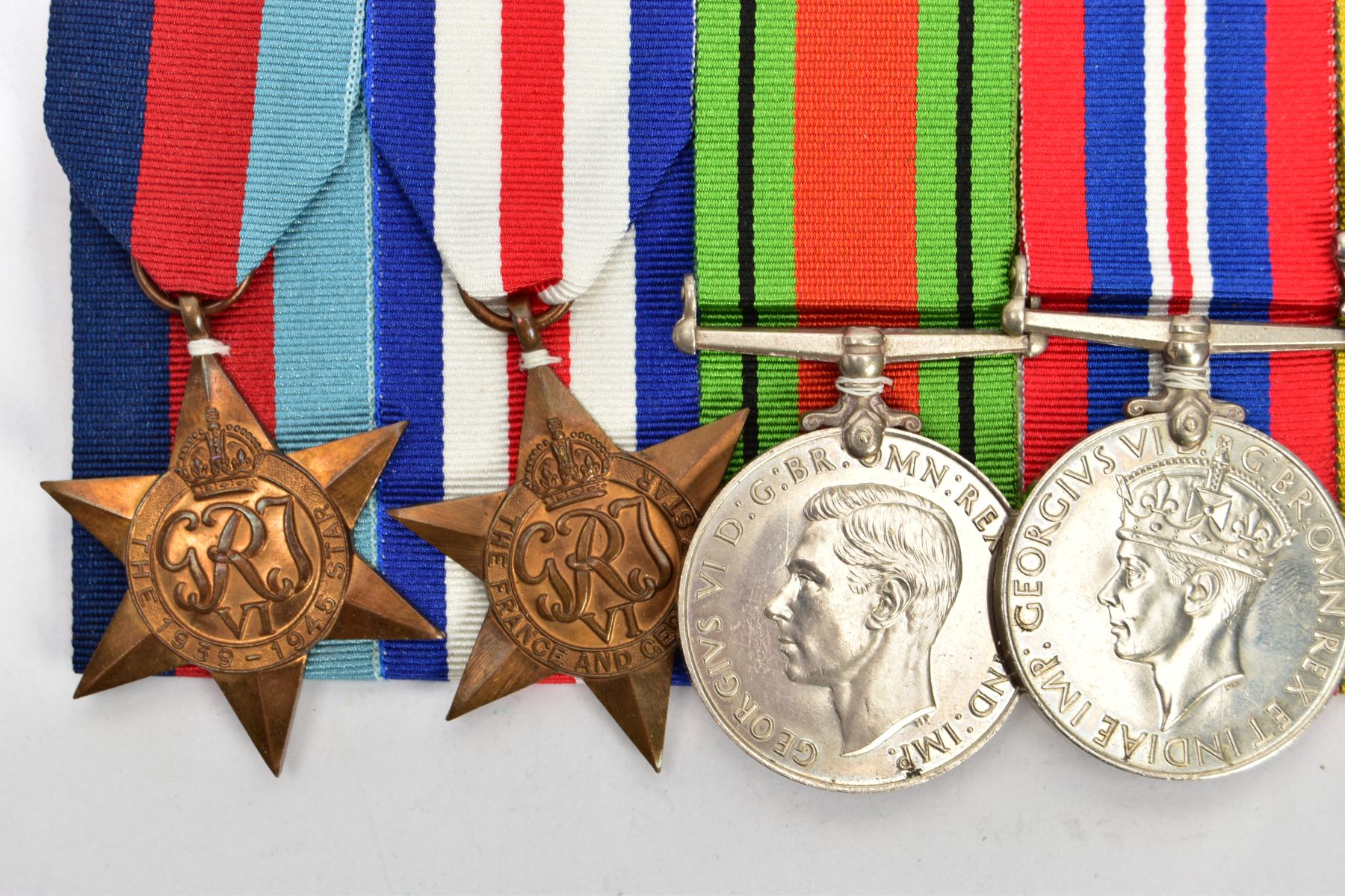 A GROUP OF FIVE MEDALS ON A WEARING BAR AS FOLLOWS, 1939-45, France & Germany Stars, Defence & War - Bild 2 aus 7