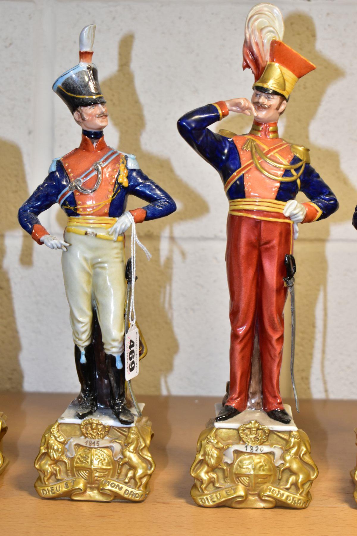 SIX CAPODIMONTE BRUNO MERLI FIGURES OF SOLDIERS IN HISTORICAL COSTUME OF 1798-1844, modelled as - Bild 3 aus 5