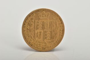 A MID 19TH CENTURY GOLD FULL SOVEREIGN COIN, depicting a young Queen Victoria with a shield reverse,