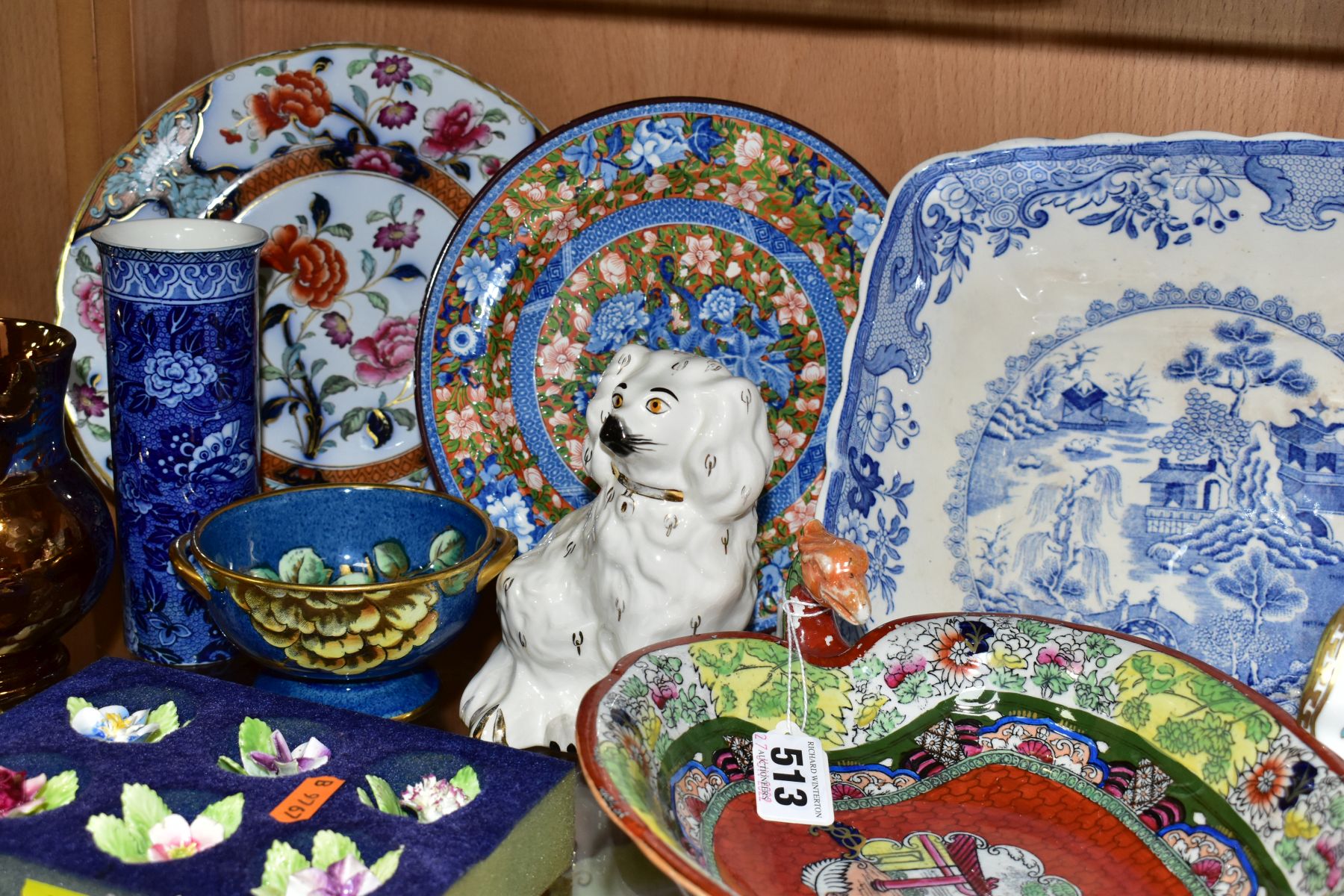 A GROUP OF CERAMICS, to include a Mason's Ironstone dragon headed bowl in the 'Red Scale and - Bild 16 aus 16