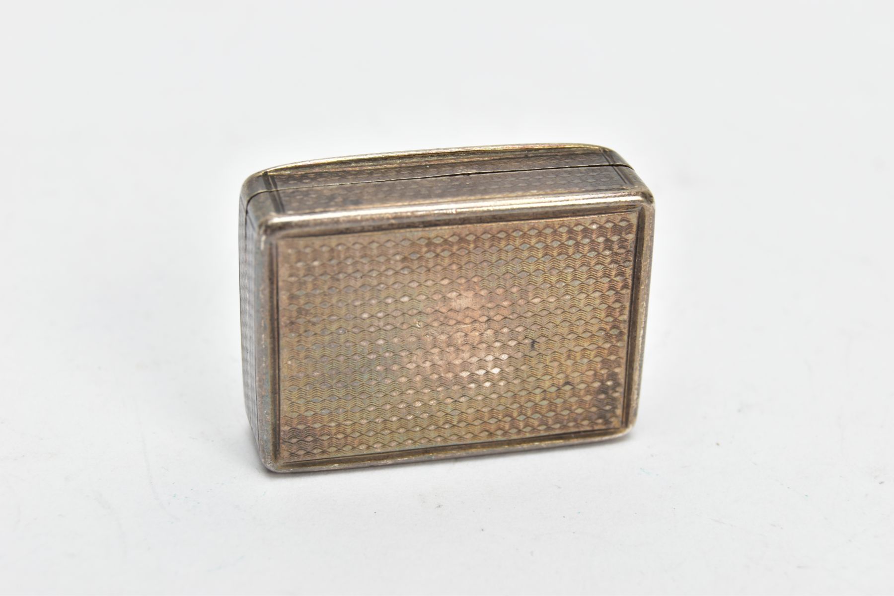 A VICTORIAN SILVER VINEGARETTE BY NATHANIEL MILLS, of rectangular form with engine turned detail, - Bild 7 aus 7