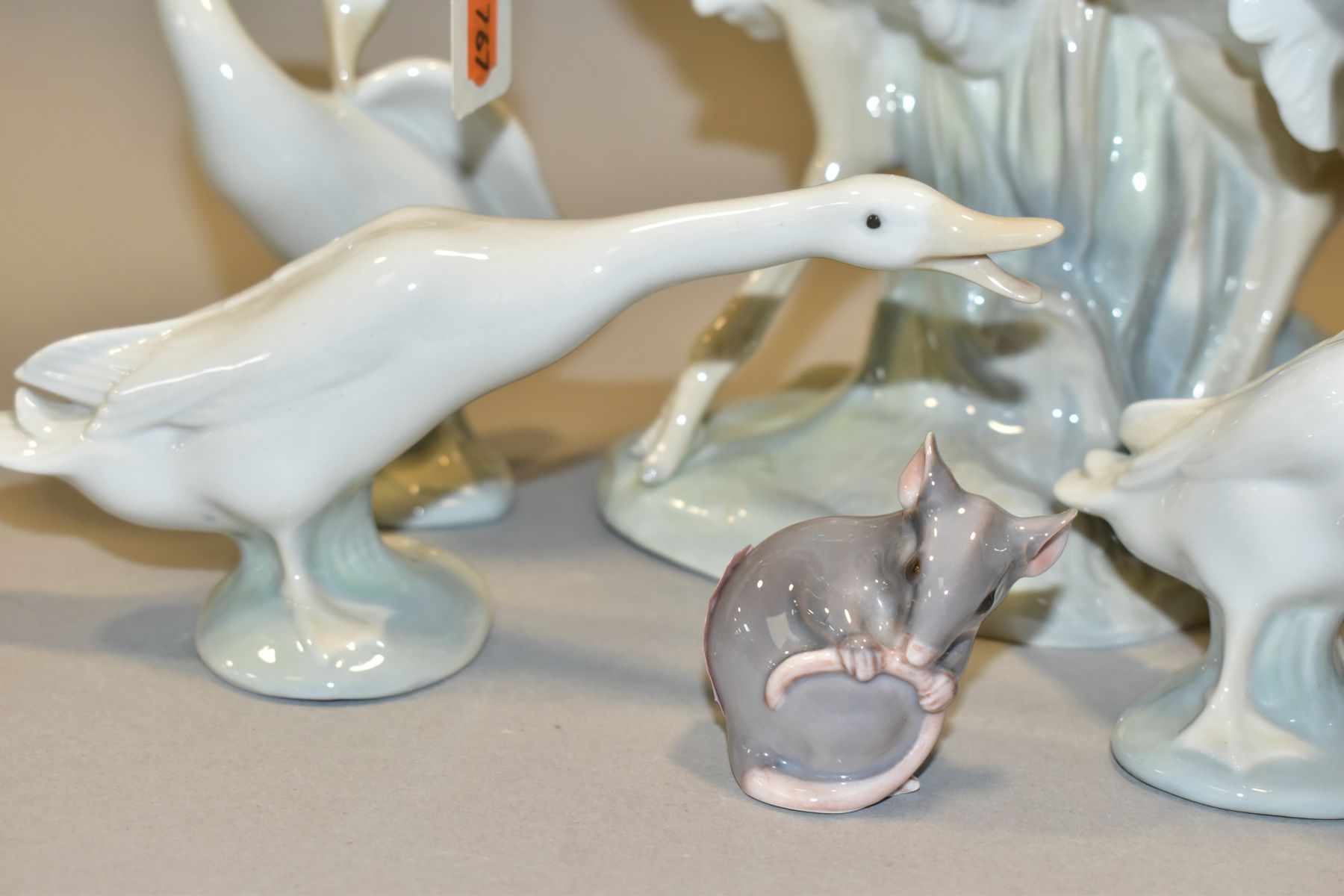 TWO DANISH B & G PORCELAIN FIGURES OF MICE, A NAO OSTRICH GROUP AND SIX LLADRO DUCK FIGURES, the - Bild 3 aus 8