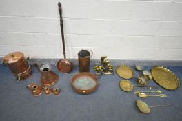 A QUANTITY OF BRASS AND COPPER ITEMS, comprising a drinks dispenser, four various hay measures,