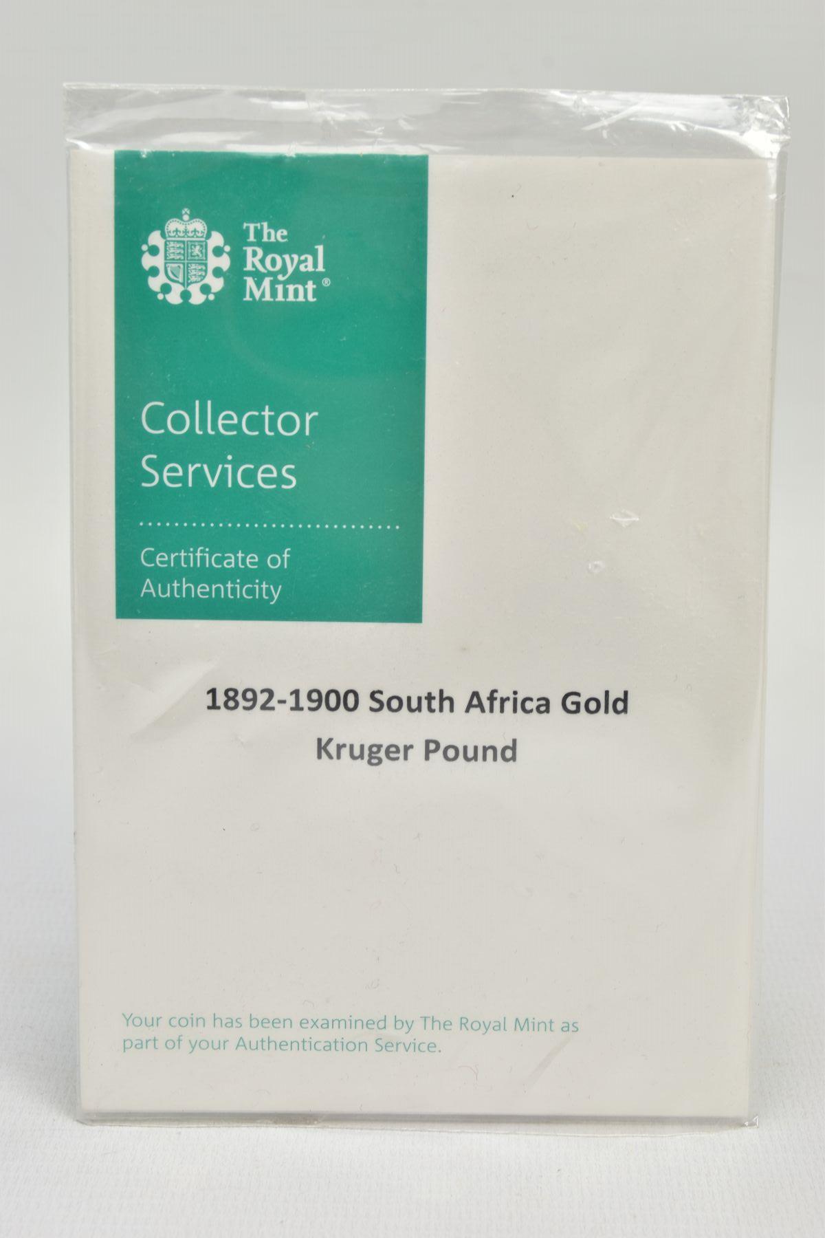 A SOUTH AFRICAN GOLD KRUGER POUND COIN, dated 1894, mounted within a sealed Royal Mint Collector - Bild 3 aus 3