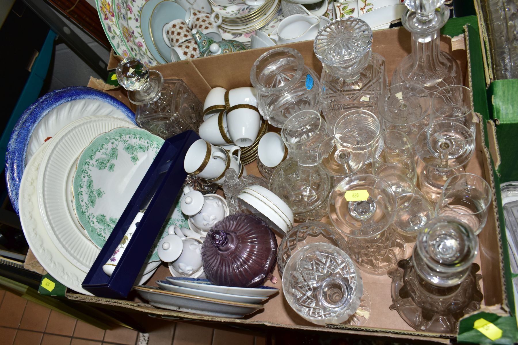 THREE BOXES AND LOOSE CERAMICS AND GLASS WARES, to include Royal Worcester 'June Garland' cups, - Bild 5 aus 7