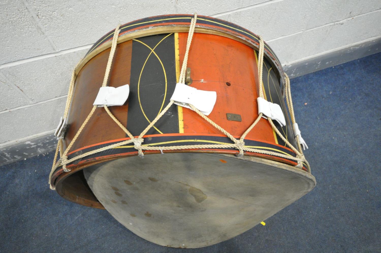 A LARGE MILITARY REGIMENTAL DRUM, approximately 88cm diameter x 40cm deep, the drum skin one side - Bild 3 aus 5