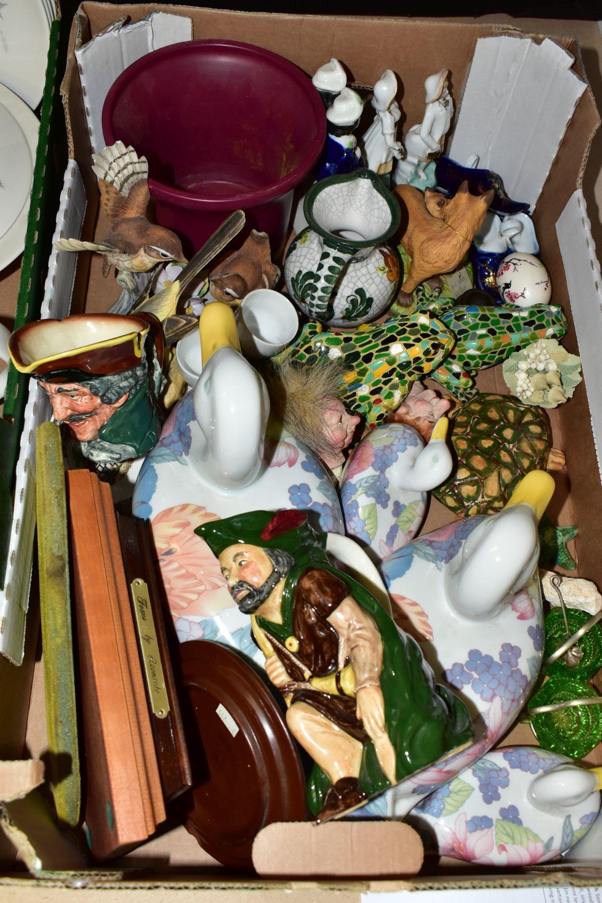 FIVE BOXES OF CERAMICS, GLASSWARES AND SUNDRY ITEMS, to include a fifty six piece Royal Doulton - Bild 4 aus 6