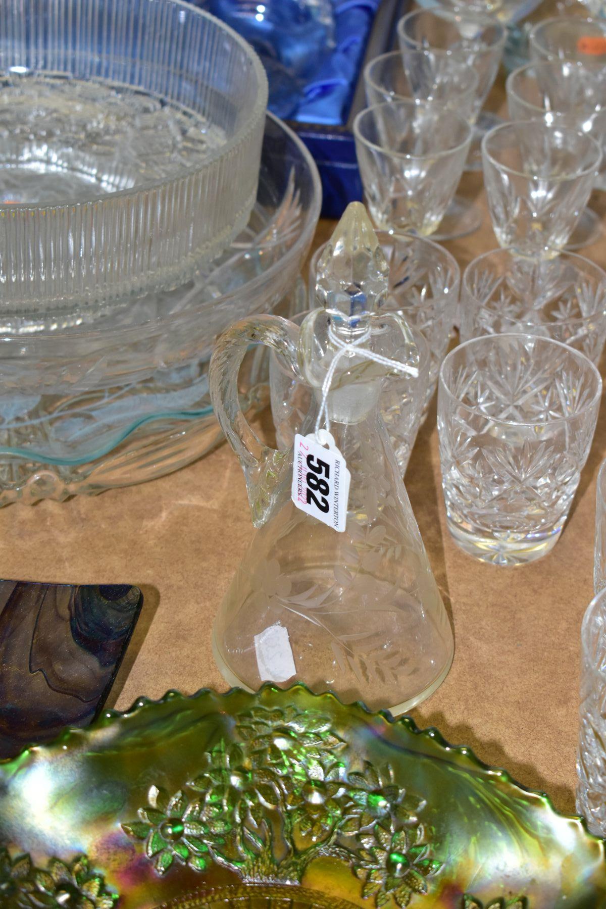 A QUANTITY OF CUT CRYSTAL AND OTHER GLASSWARES, approximately sixty pieces to include a boxed pair - Bild 7 aus 7