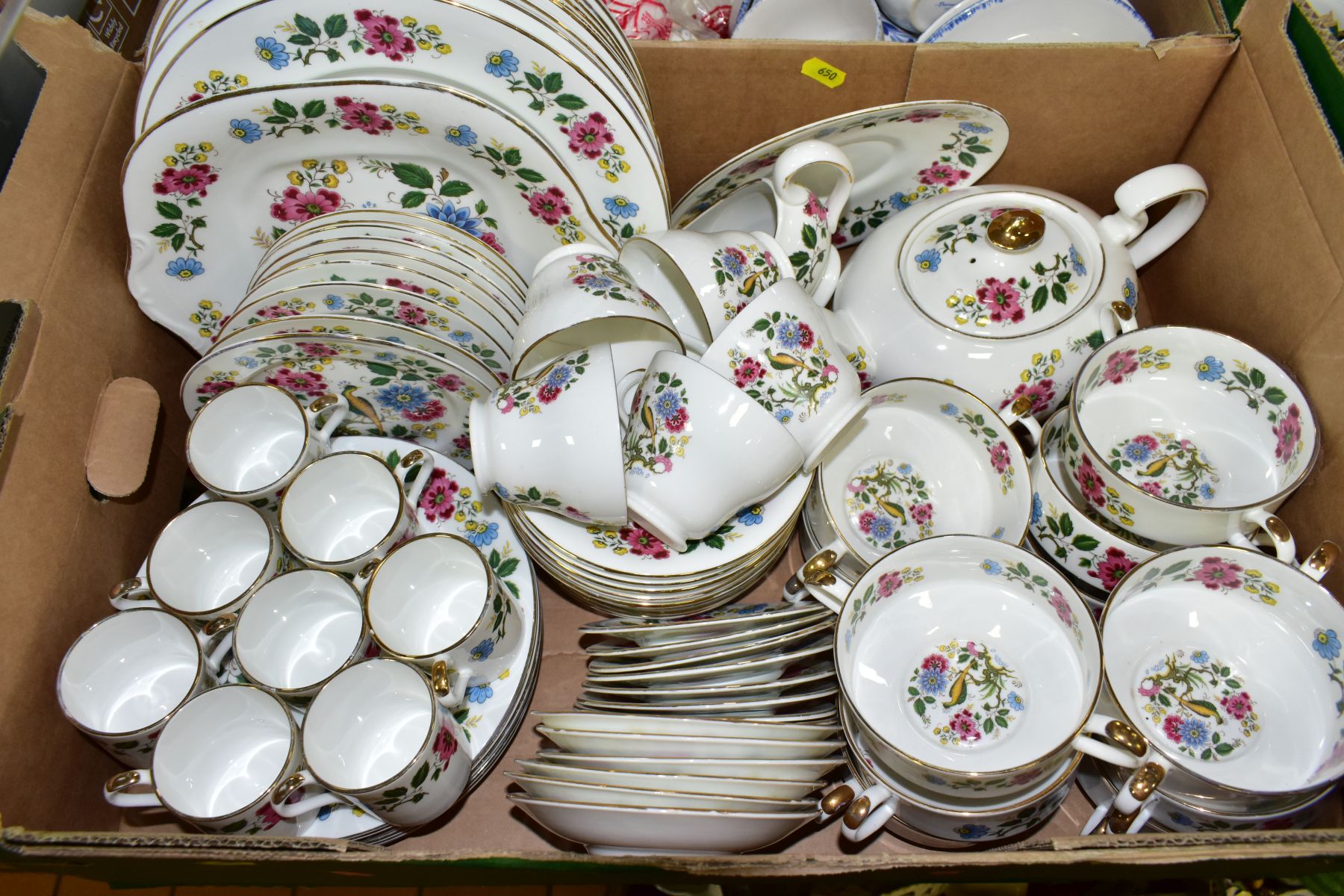 FOUR BOXES CONTAINING ASSORTED PART DINNER SETS AND PART TEA SETS including an un-named seventy - Bild 4 aus 5