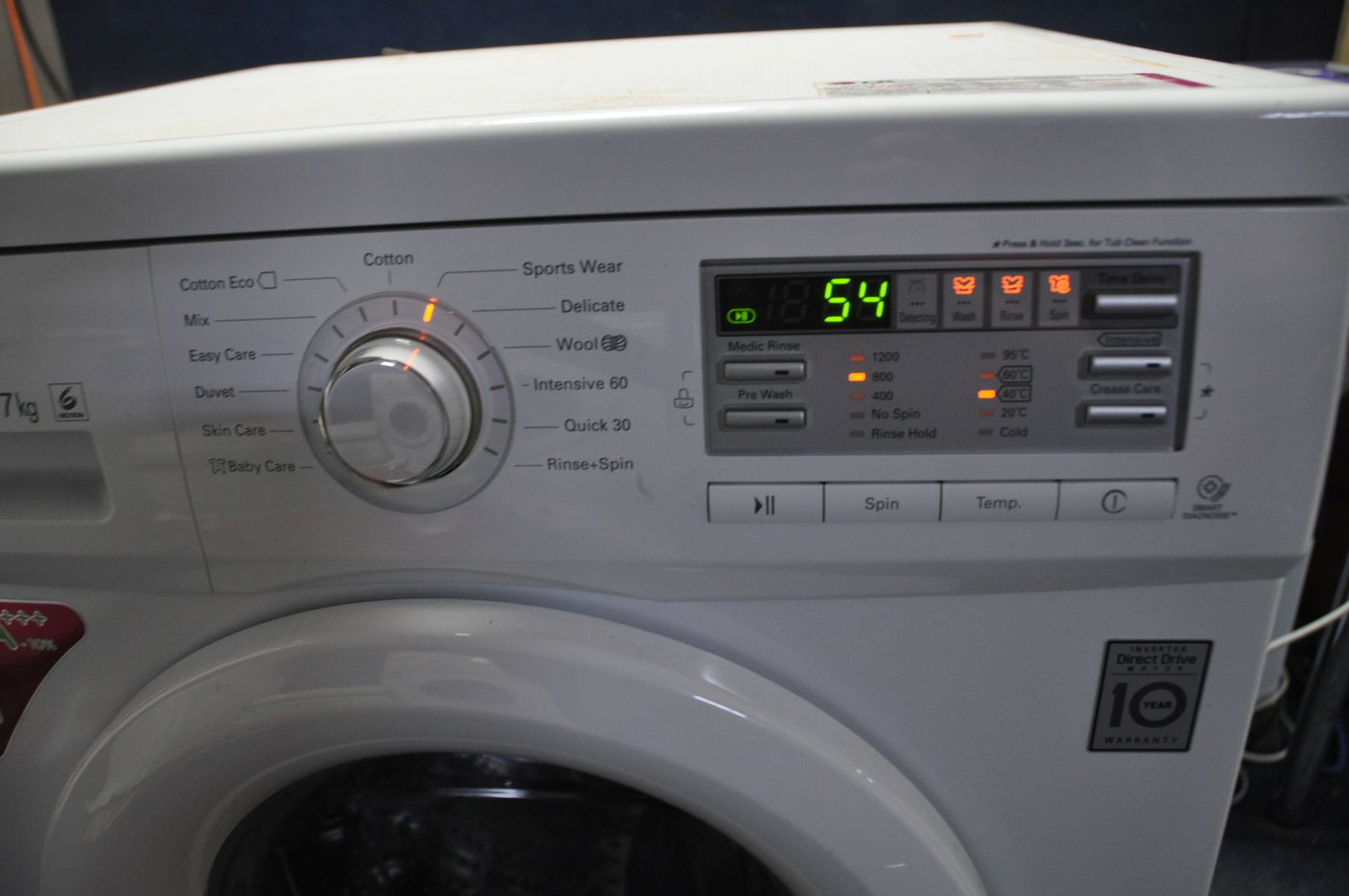AN LG DIRECT DRIVE 7KG WASHING MACHINE (PAT pass and powers up but not tested any further) - Bild 2 aus 2
