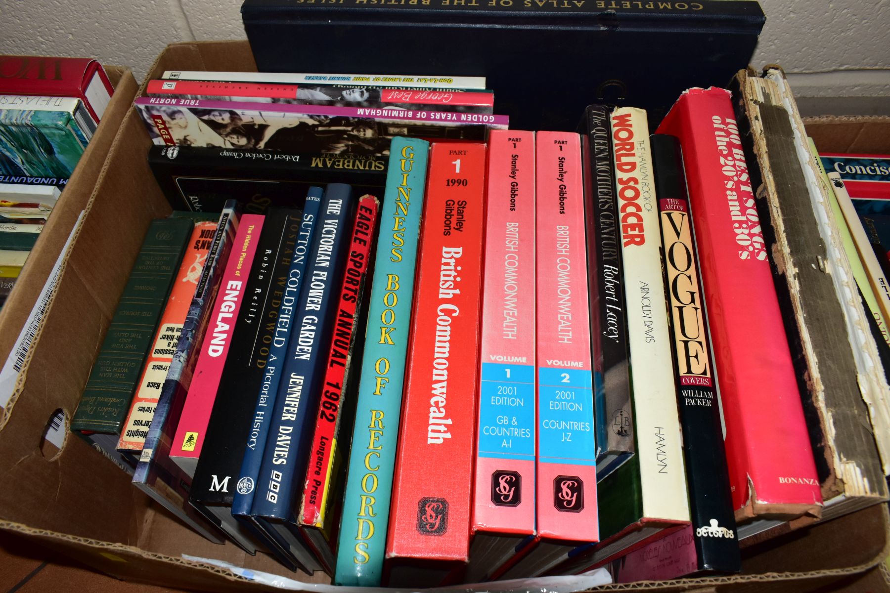 SIX BOXES OF BOOKS AND MAGAZINES ETC, books include Jackie Collins, Vogue covers, World Soccer, - Bild 4 aus 7