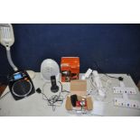 A BOX OF ELECTRICAL ITEMS to include a Dimplex DXGL02, a GS flex lamp, Delonghi blow heater/fan,
